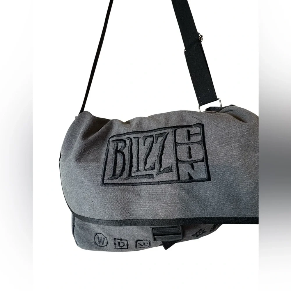 Official Blizzard Con Messenger Bag Gray with canvas shoulder or crossbody strap